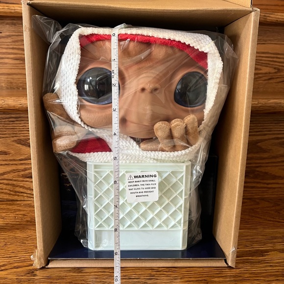 E.T. The Extra-Terrestrial 40th Anniversary Plush Bundle - NIB - Picture 4 of 7